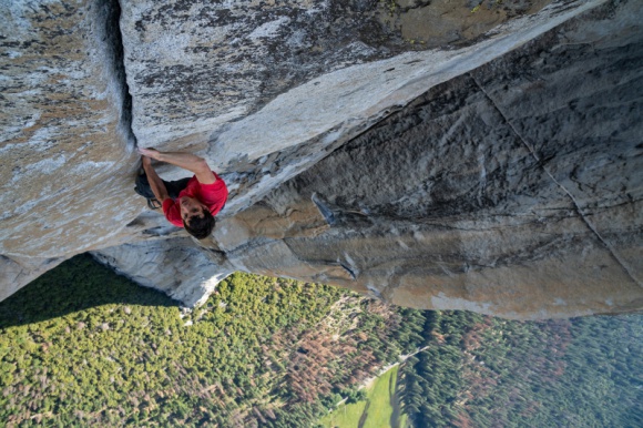 „Free Solo: ekstremalna wspinaczka” z Oscarem dla najlepszego dokumentu LIFESTYLE, Film - Polscy widzowie już 3 marca będą mogli obejrzeć dokument "Free Solo: ekstremalna wspinaczka" na kanale National Geographic.
