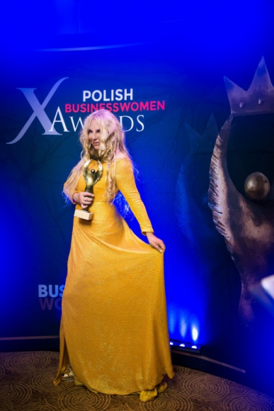 BEATA SZAŁWIŃSKA OSOBOWOŚCIĄ ROKU 2019 LIFESTYLE, Muzyka - Beata Szałwińska – polsko-luksemburska pianistka, która zagrała w tym miesiącu niezapomniany koncert w Studiu Lutosławskiego w Warszawie, została uhonorowana statuetką w kategorii Osobowość Roku 2019.